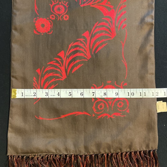 Vintage Scarf by CISCO 100% Silk Brown With Red Design Tassles Reversable NWT - Picture 8 of 8